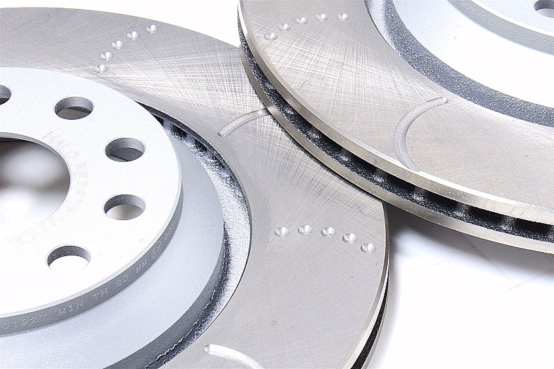 VW Golf R MK7 Rear Brake Discs with Brake Pads Dimpled and Grooved