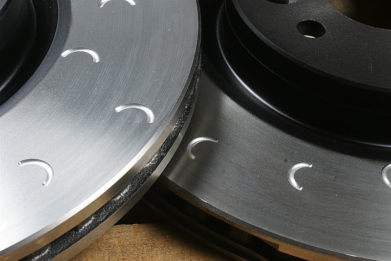 Ford Puma 1.5 ST Front C-Hook Grooved Discs with HALO Brake Pads